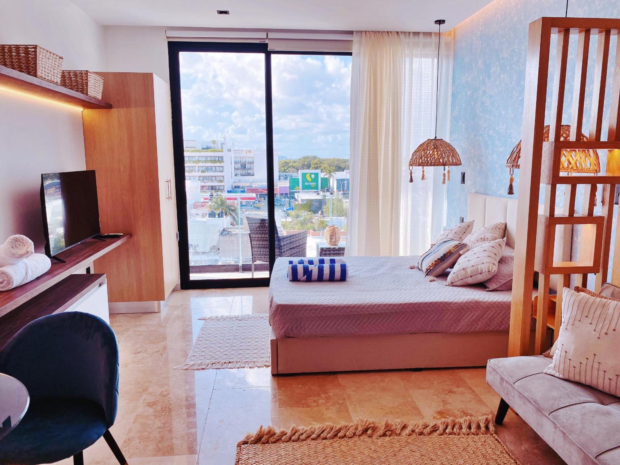Brand New In 4th Floor With Balcony And Elevator *