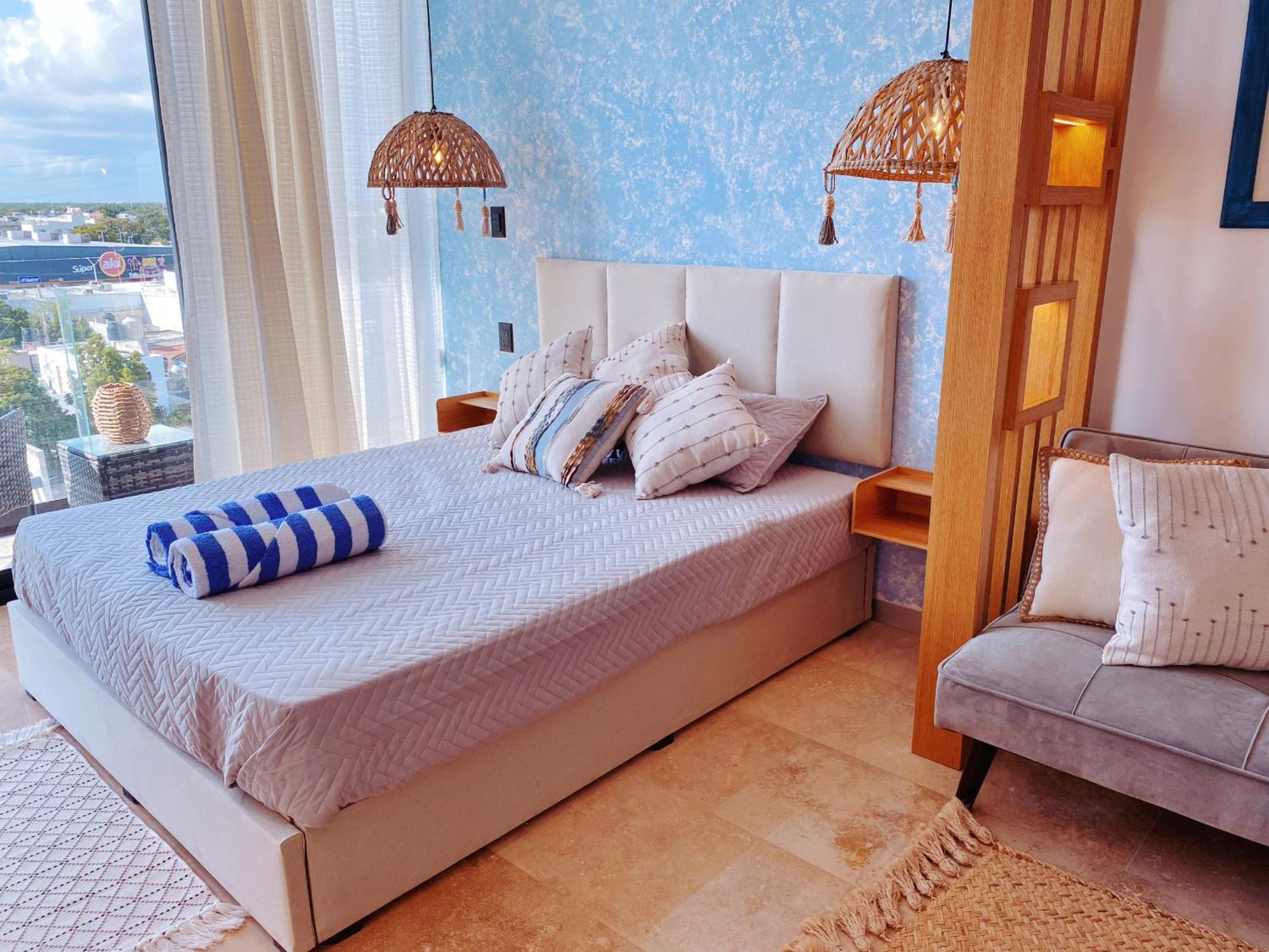 Brand New In 4th Floor With Balcony And Elevator * Playa del Carmen