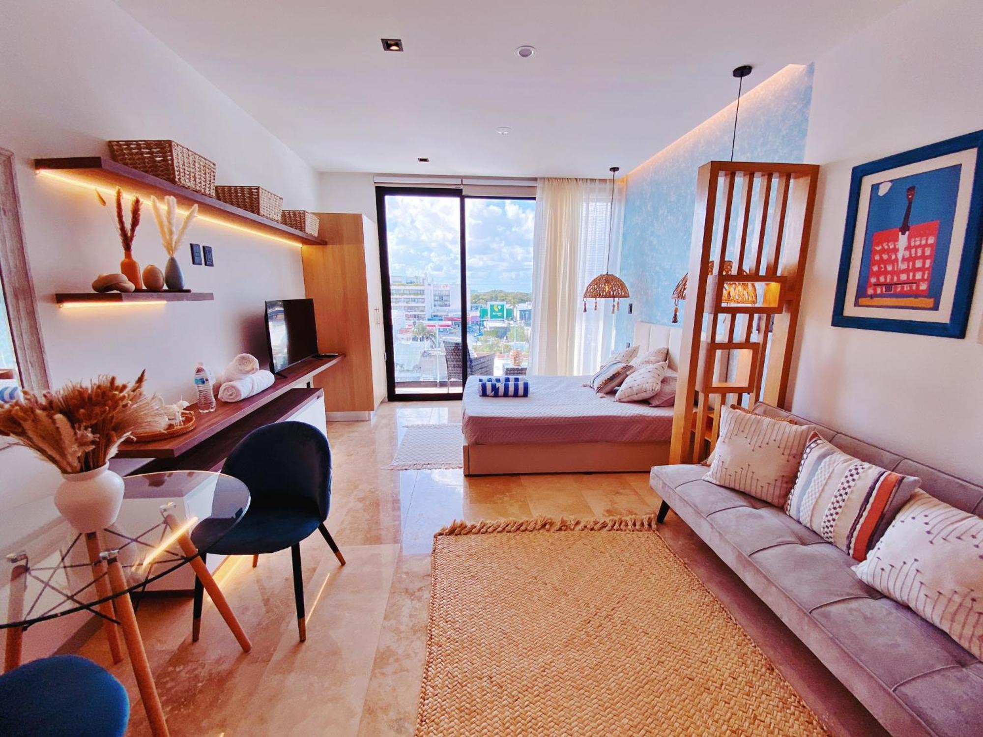 Brand New In 4th Floor With Balcony And Elevator Playa del Carmen
